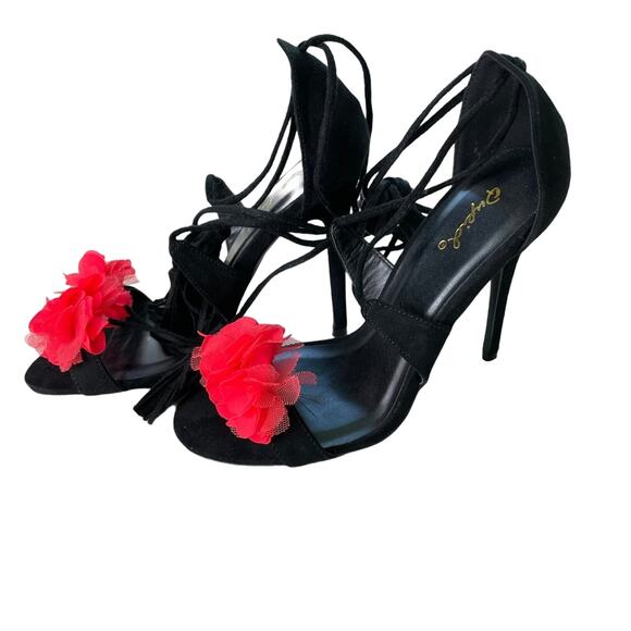 Qupid NWOB Fringe Wrap Tie Sandal Red Flowers Open Toe Stiletto Heel Size 5.5 - Picture 1 of 7